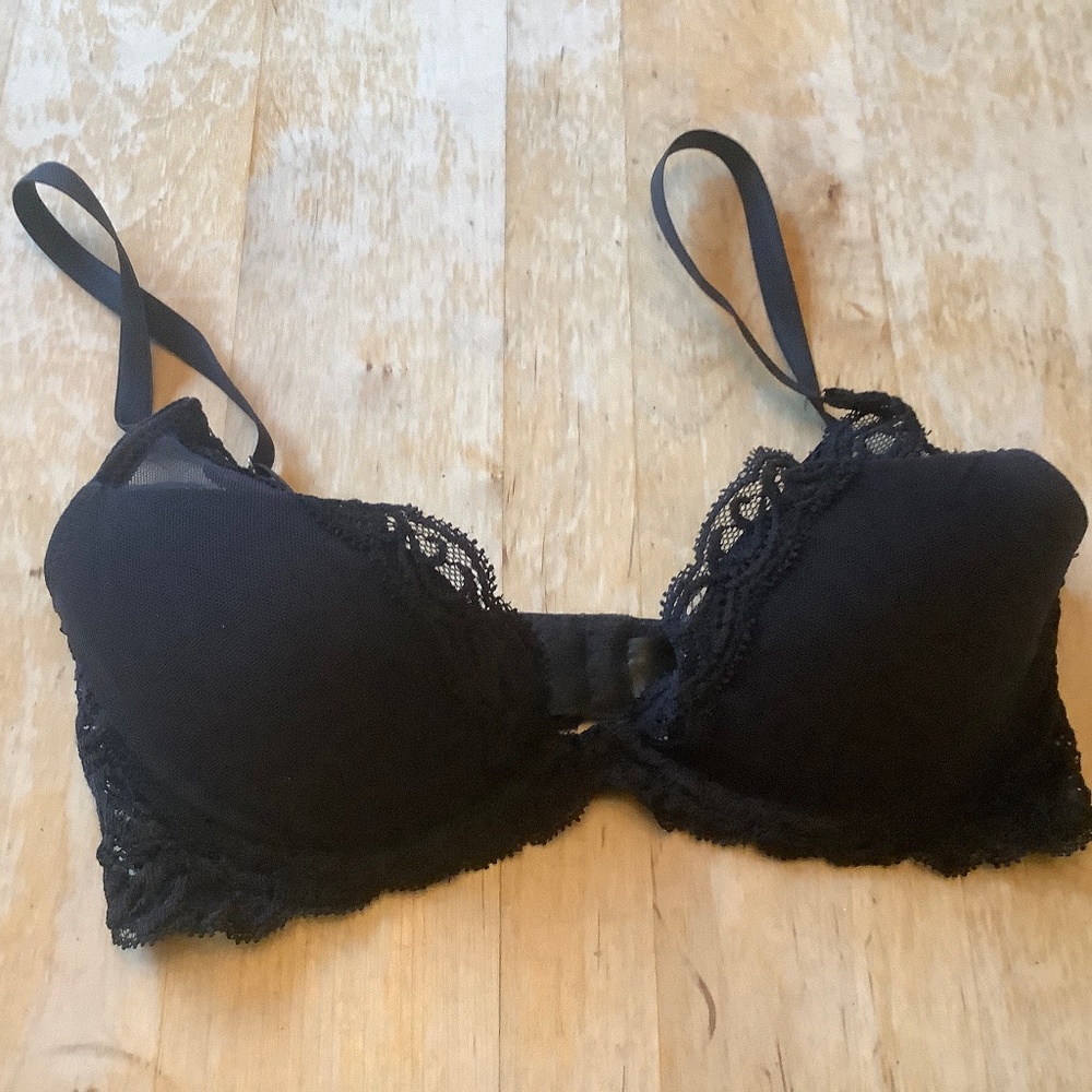 32B Black Natori bra